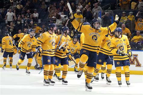 Quinnipiac beats Michigan in Frozen Four to reach title game